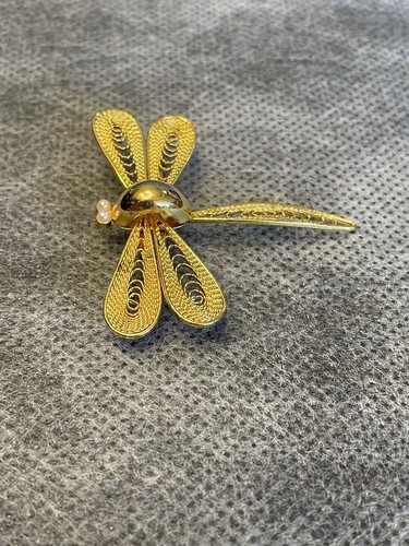 Vintage Golden Filigree & Faux Pearl Eyes Dragonfly Firefly Brooch Pin 2x2 - Picture 8 of 10