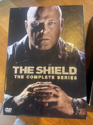 The Shield: The Complete TV Series 29-Disc DVD Set Michael