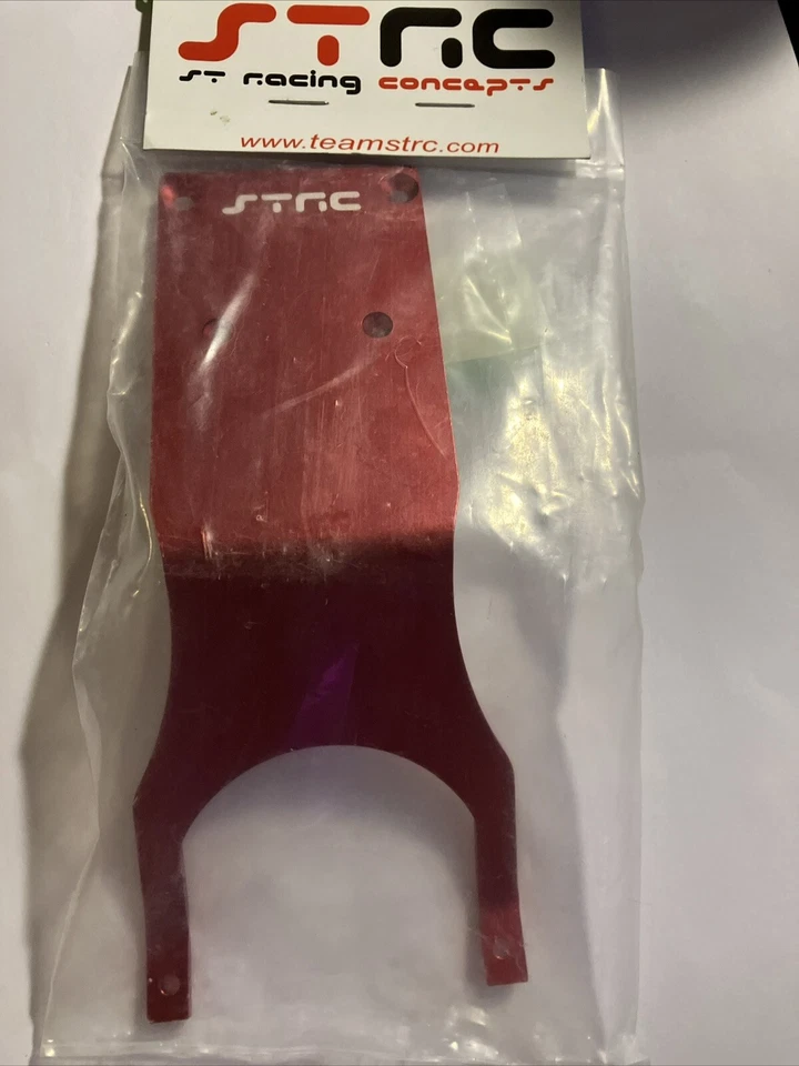 STRC Slash Red Alum ST5837R Skid Plate & ST3636R Front Knuckles - Image 3 of 4