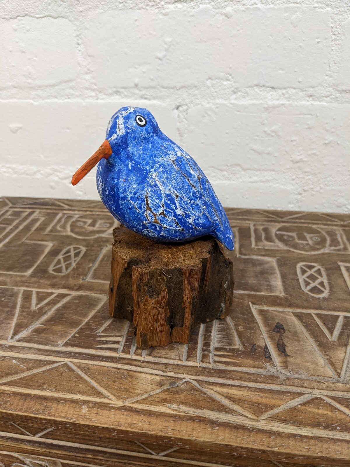 Gringo Fairtrade Blue Wooden Painted Bird On Driftwood Stand