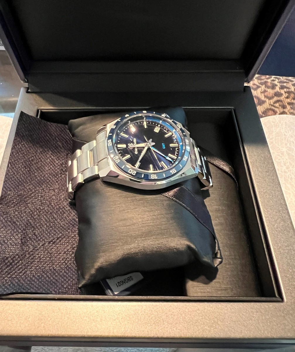 セイコー 14kt Seiko 5 Sports SSK021 SKX Style GMT Series Two-Tone Gray