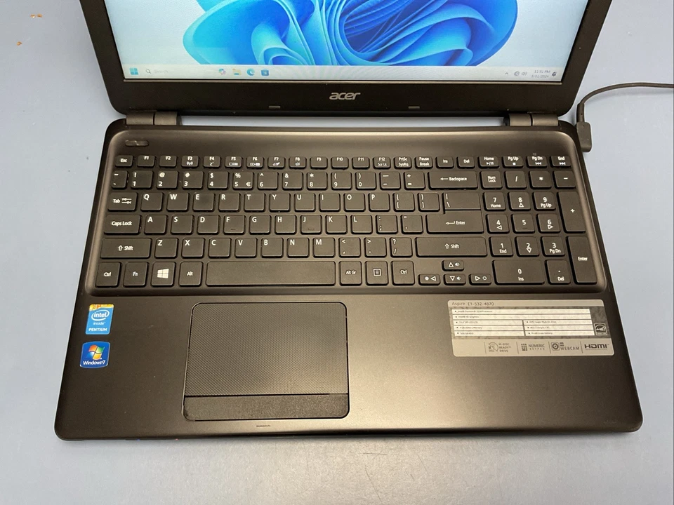 Portátil Acer Aspire E1-532-4870 15" Intel Pentium 3558U 4 GB Ram 500 GB HDD leer Foto 2 de 4