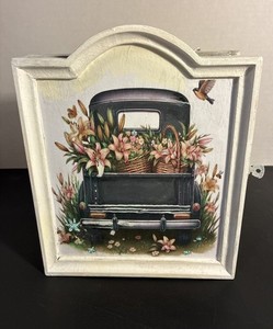 VINTAGE WOODEN WALL MOUNT KEY BOX ORGANIZER Vintage Truck Decor 6 Hooks