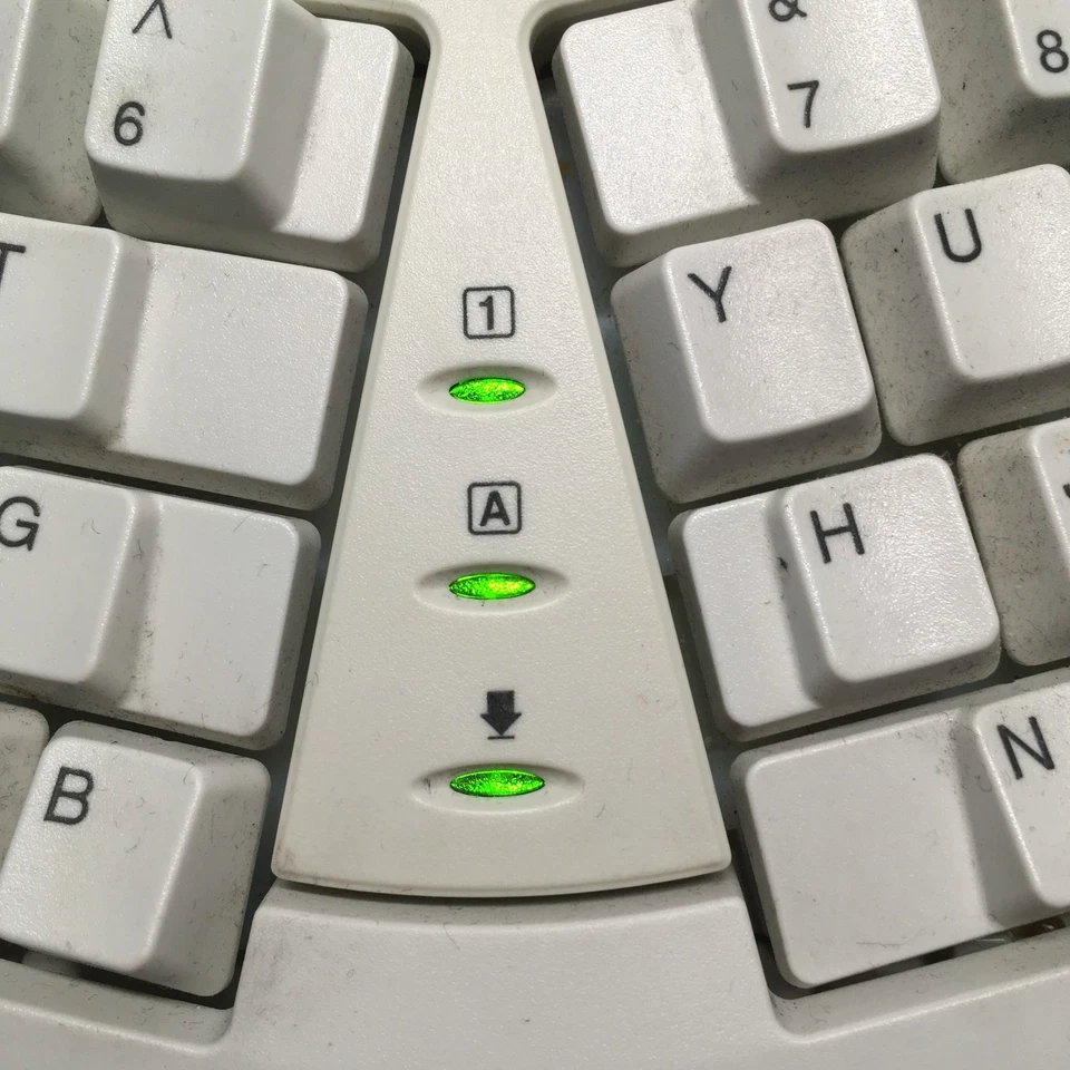 Microsoft Natural Keyboard Pro RT9401 Ergonomic QWERTY Keyboard USB PS/2 Vintage - Image 4 of 4