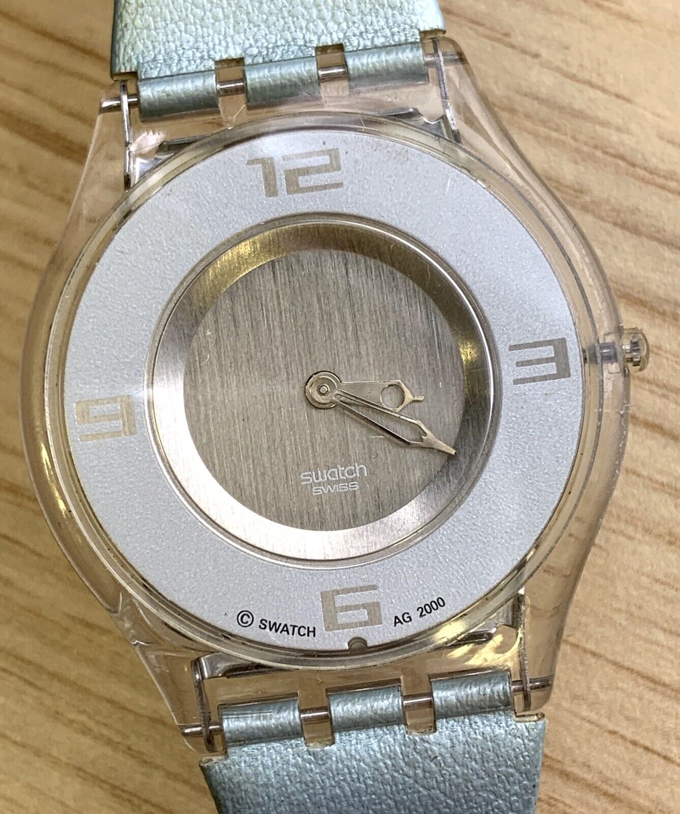 Swatch Flatteuse SFK121 Working Quartz 1 5/16in Watch Swiss