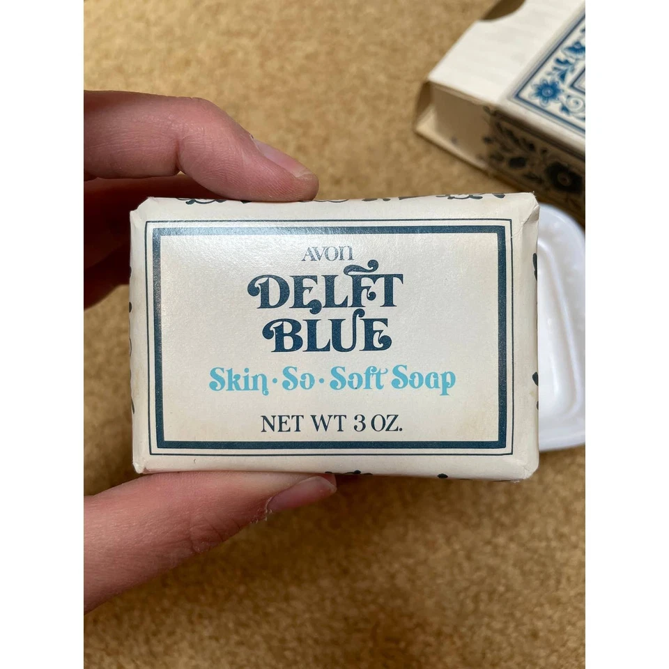 Saboneteira e caixa vintage Avon Delft azul floral vidro leitoso com sabão - Imagem 2 de 4