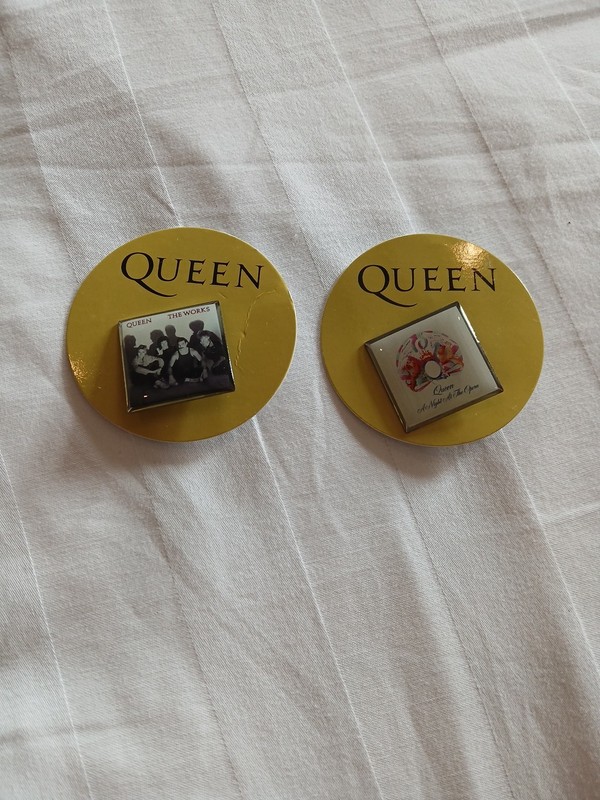  2 Queen Pins - Rare Japan Import - The Works -