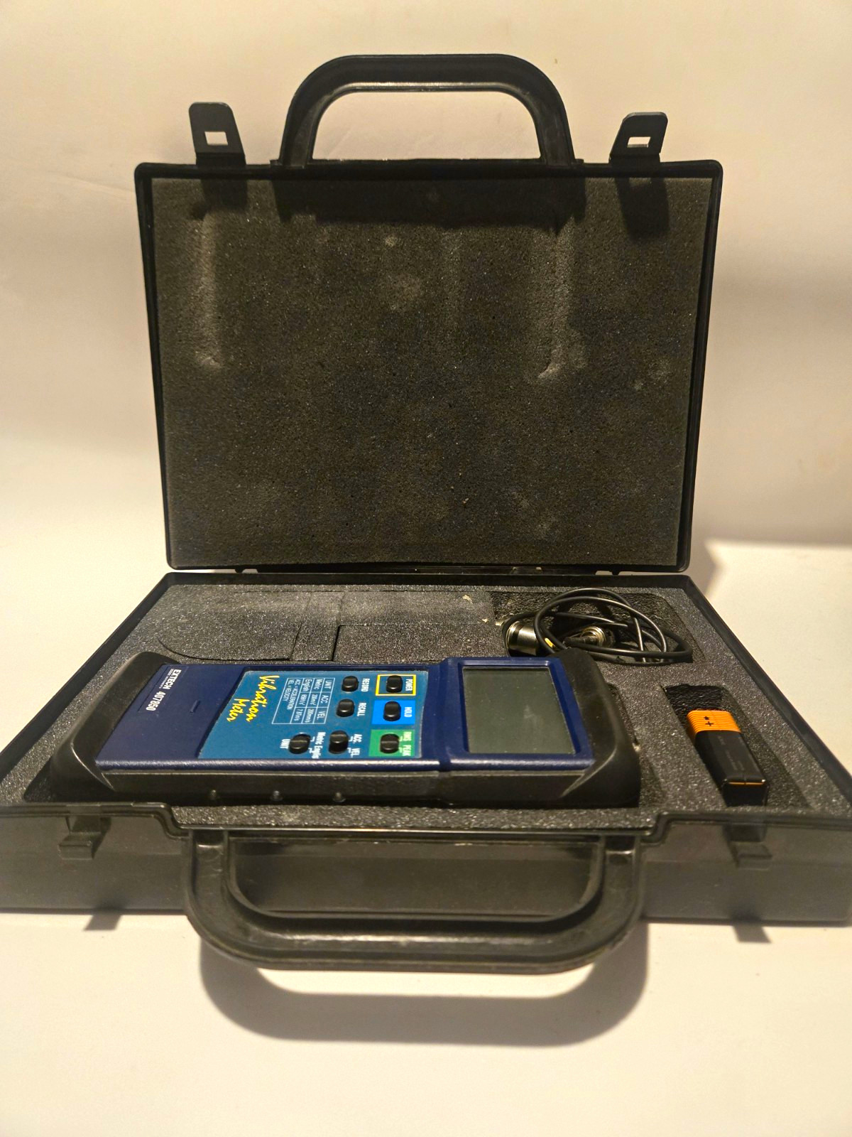 Extech 407850 Handheld Vibration Meter, RMS Peak, Record Recall Hold