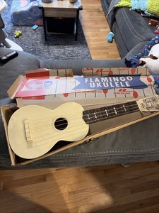 Vintage 1950s  Arthur Godfrey Flamingo Emenee UKE Player UKULELE