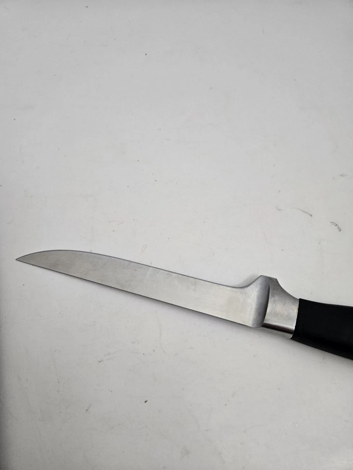 Cuchillo deshuesador rígido Mercer Culinary Genesis 6" acero alemán de alto carbono Foto 4 de 4