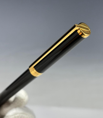 S.T. Dupont ブラック ゴールド 万年筆 18k S.T.Dupont エス・テー・デュポン 万年筆 オランピオ 黒純正漆