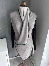 Apricot Ladies Jumper/Jacket Versatile Can Wear 3 Ways Size M/L