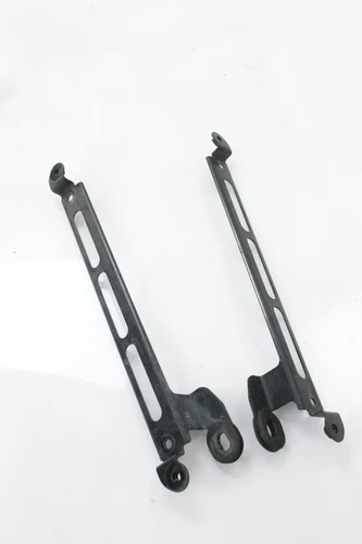 BRACKET, RADIATOR RH