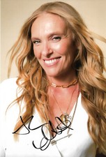 Toni Collette autograph signed 20x30 cm picture