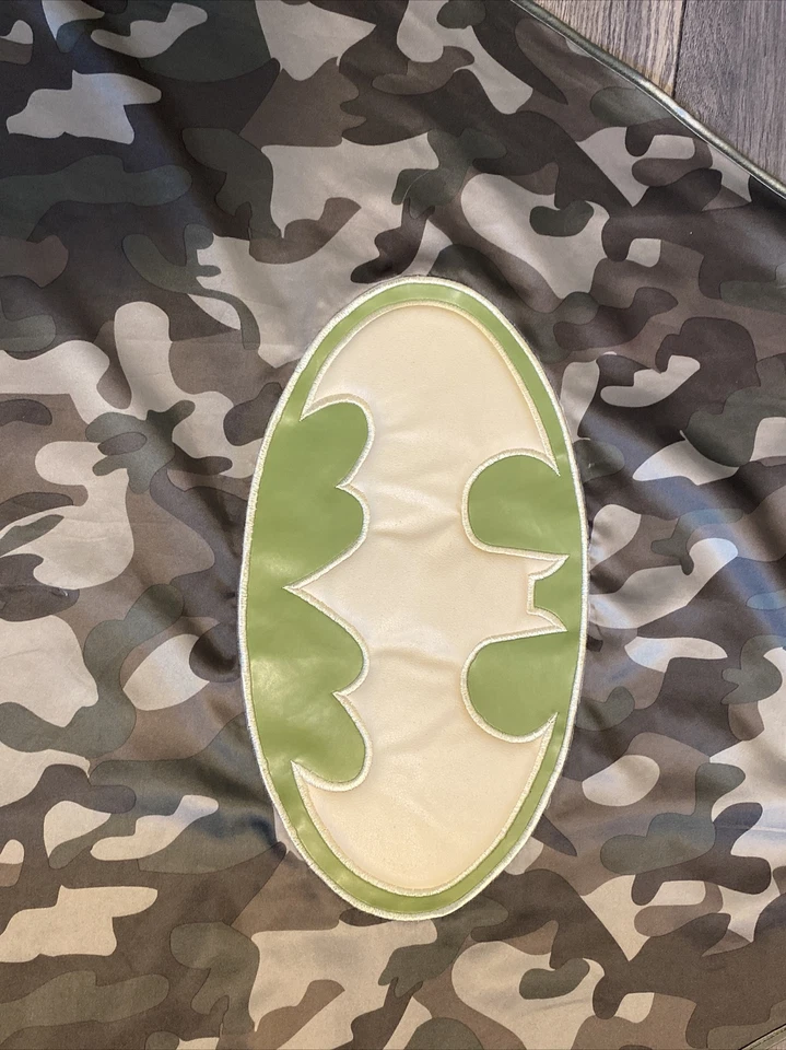 Nuevo con etiquetas Disfraz de Capa de Batman Six Flags - Camuflaje de Superhéroe Juvenil Envío Gratis Foto 2 de 4
