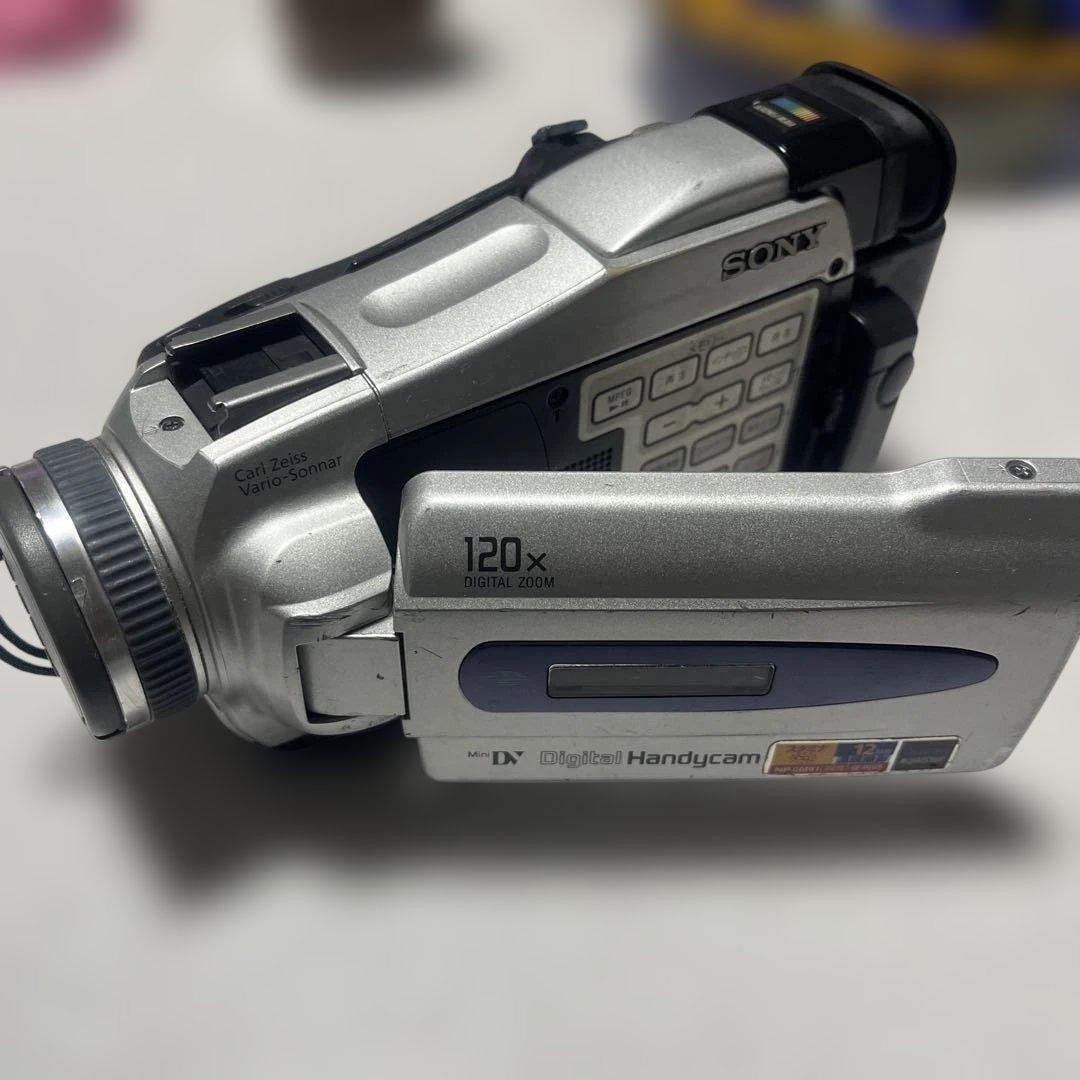 SONY Handycam 120倍ズーム DCR-TRV18 ジャンク 値下げ Sony Handycam DCR-TRV18 Silver Camcorder Video Camera MiniDV 10x