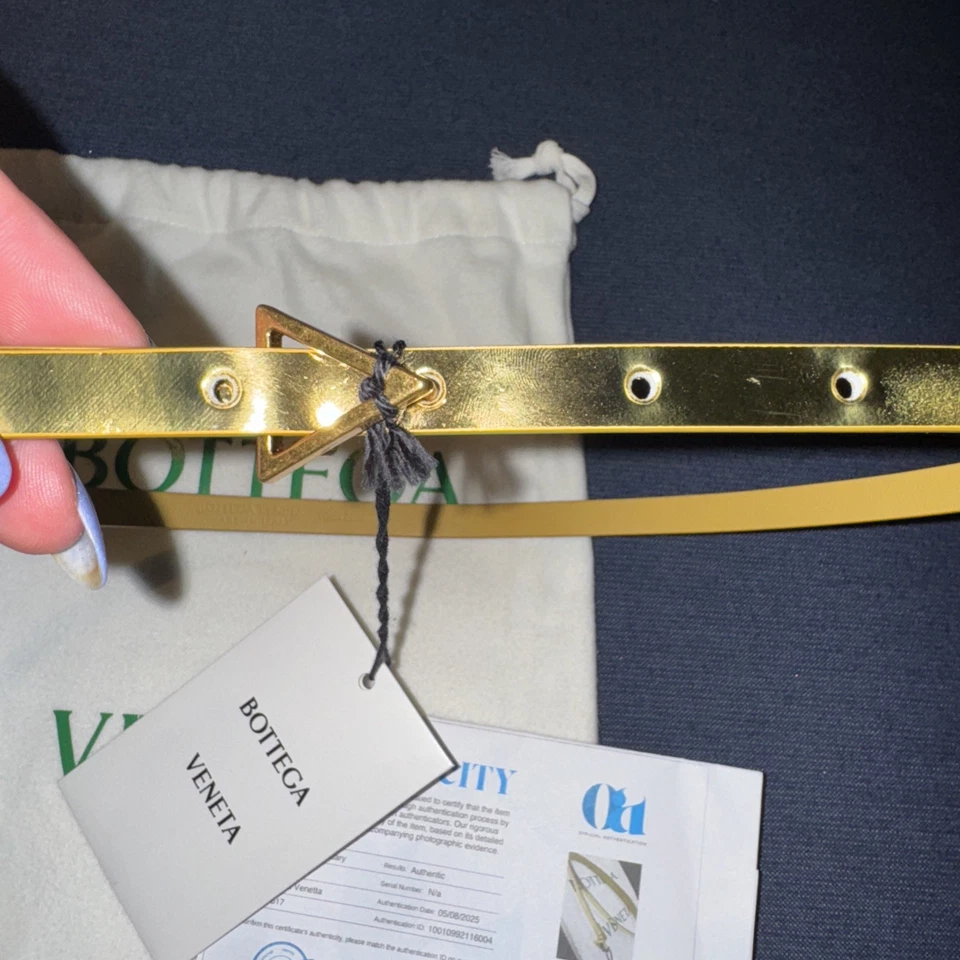 BOTTEGA VENETA Cinturón de Cuero Dorado Metálico Hebilla Triángulo Nuevo con Etiquetas y Bolsa para el Polvo $500 70 Foto 4 de 4
