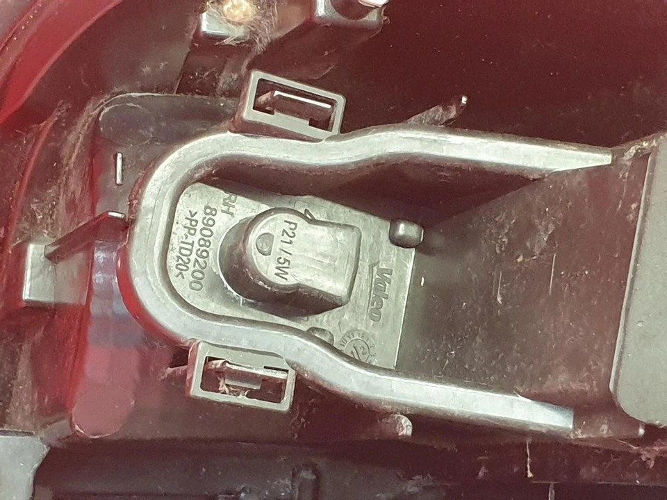 RENAULT SCENIC TAIL LIGHT DRIVER SIDE OFFSIDE RH 2013 5 DOOR  - Imagem 4 de 4