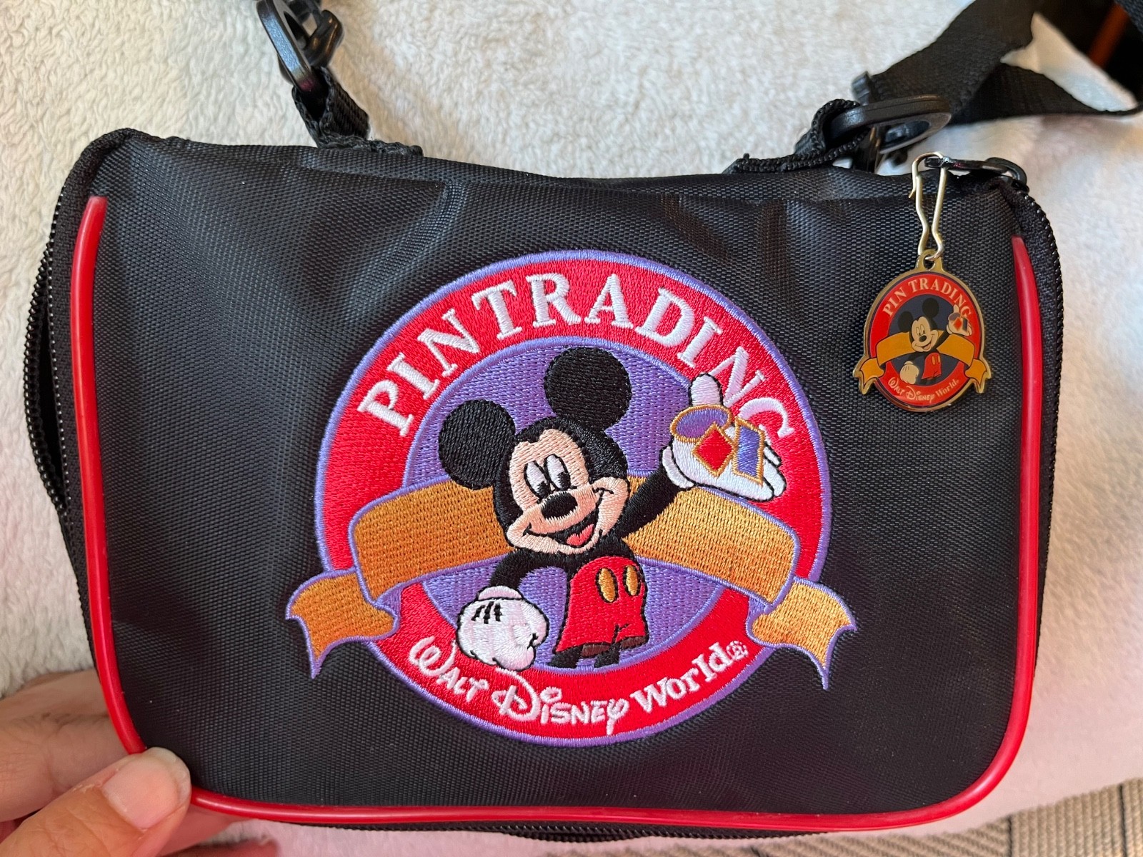 Vintage Walt Disney World Pin Trading Carry Case Crossbody Bag 5” x 7” Mickey