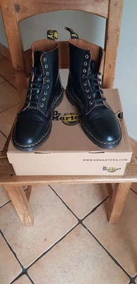 DR MARTENS BOOTS size 9 - 9.5 uk 1460 PASCAL 8 hole NEW OTHER Genuine DM's