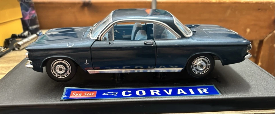 Sun Star 1963 雪佛兰 Corvair 深蓝色 金属色 1: 18 压铸 # 1482 — 第 2/4 张图片