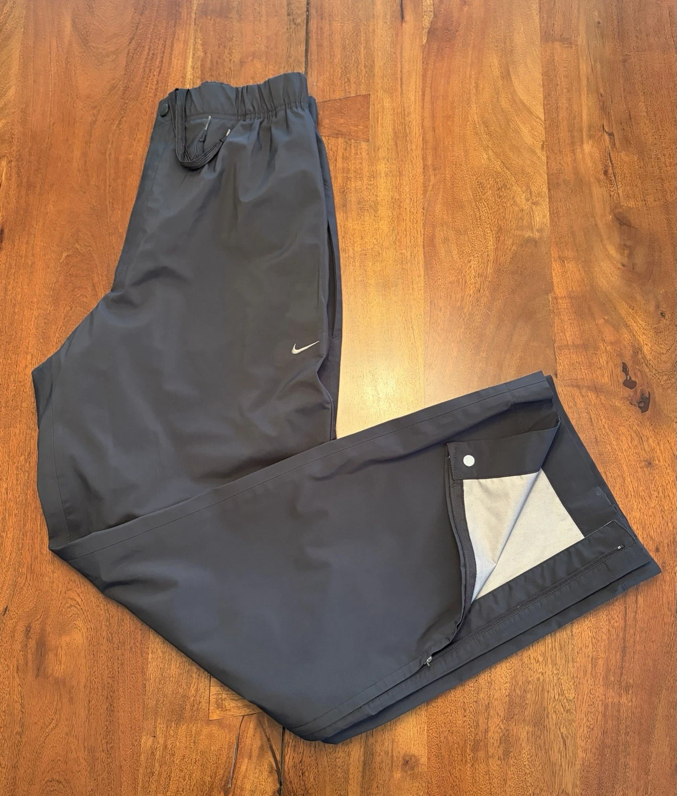 Vintage Nike Golf Storm Fit Waterproof Rain Pants Mens Large Black Leg Zip Y2K
Opens in a new window