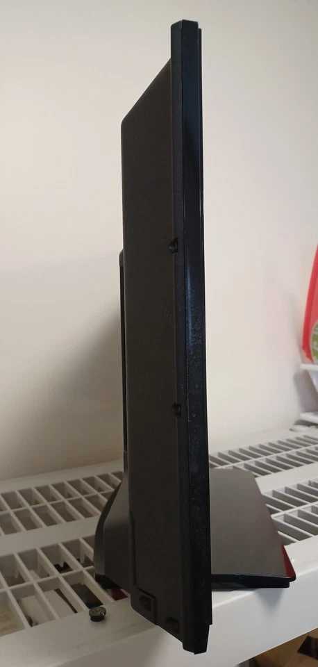 Televisor LED Seiki con Mando a Distancia y Google Chromecast Modelo Nº SE26HQ02 ¡Apenas usado! Foto 3 de 4