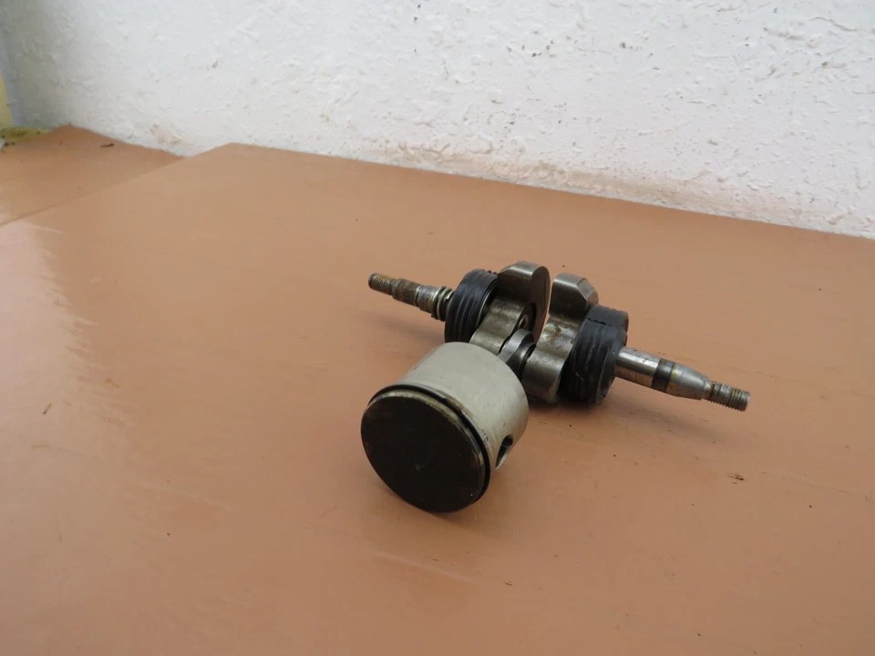 Poulan Black Hawk BH2160 Chainsaw OEM Crankshaft & Piston - Image 3 of 4