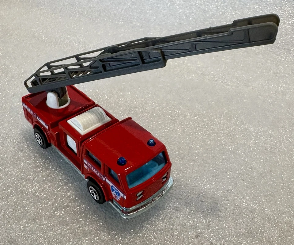 Rare White USA Decor! Majorette Pompier 1:64 - 207 Red Fire Engine Ladder Truck - Image 3 of 4
