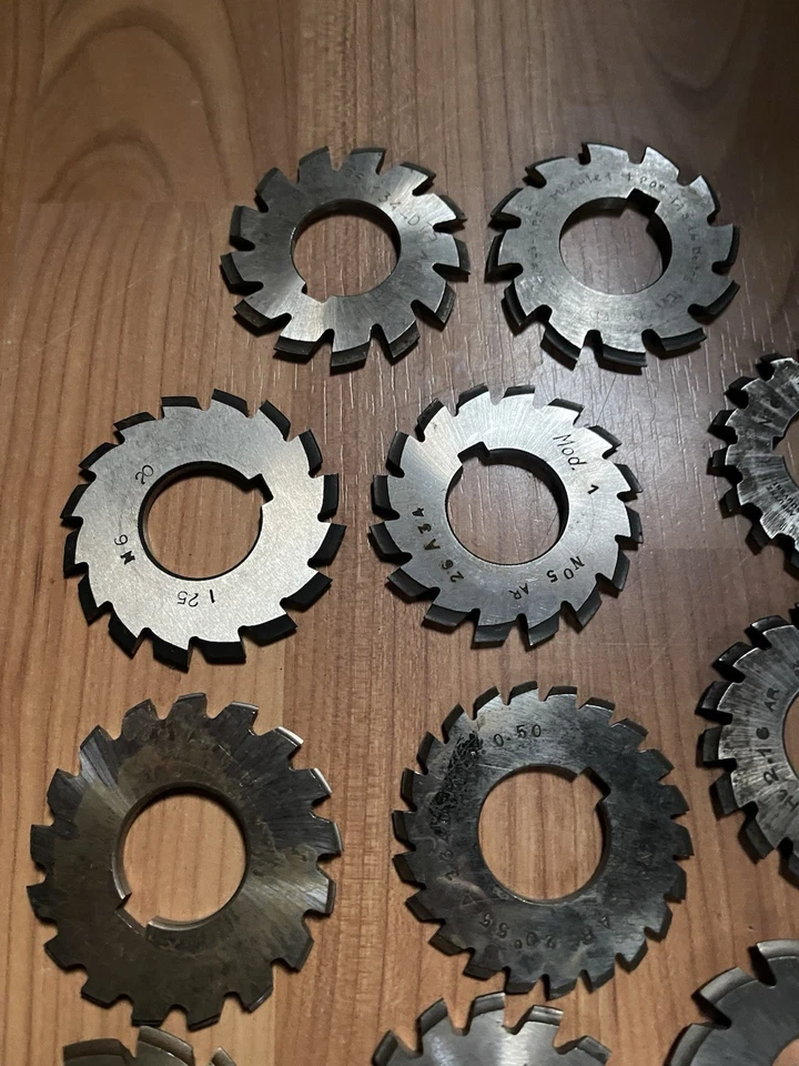 Lot De 14 fraises vis Pignon Horlogerie cutting watchmakers cutter roue - Photo 2/4