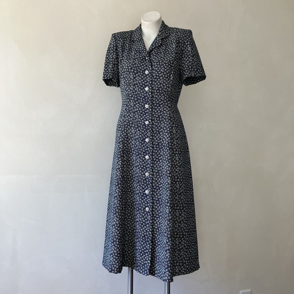 Leslie Fay | Vintage Short Sleeve Ditsy Floral Midi Dress