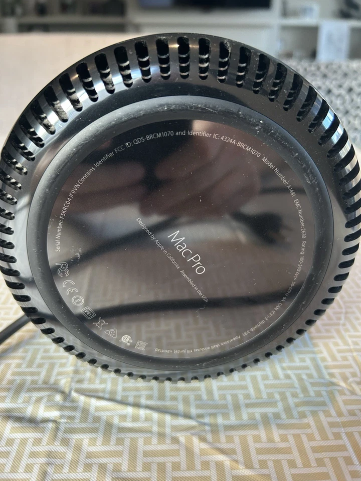 ✅ Apple MAC Pro A1481 POWER TESTED ONLY, FOR PARTS - Image 4 of 4