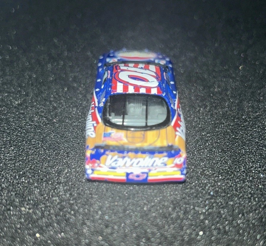 Scott Rigs #10 NASCAR Valvoline & Harlem Globe Trotters (Racing Champions) LOOSE - Image 4 of 4