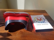 View-Master Virtual Reality Viewer 2015 Mattel w/ Nat. Geographic Wildlife Pack