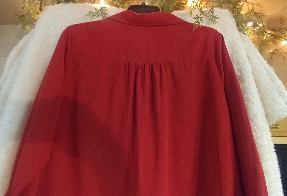 Blusa elegante con botones rojos Covington 16/18 manga campana botones decorativos para mujer nueva con etiquetas Foto 4 de 4