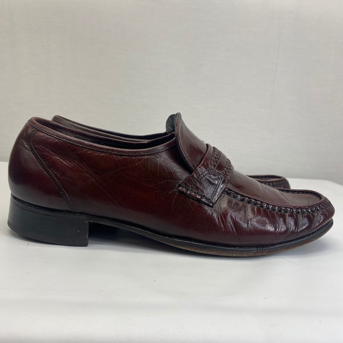 The Florsheim Shoe burgundy Leather Moc Toe Loafers Slip Ons  display picture 3