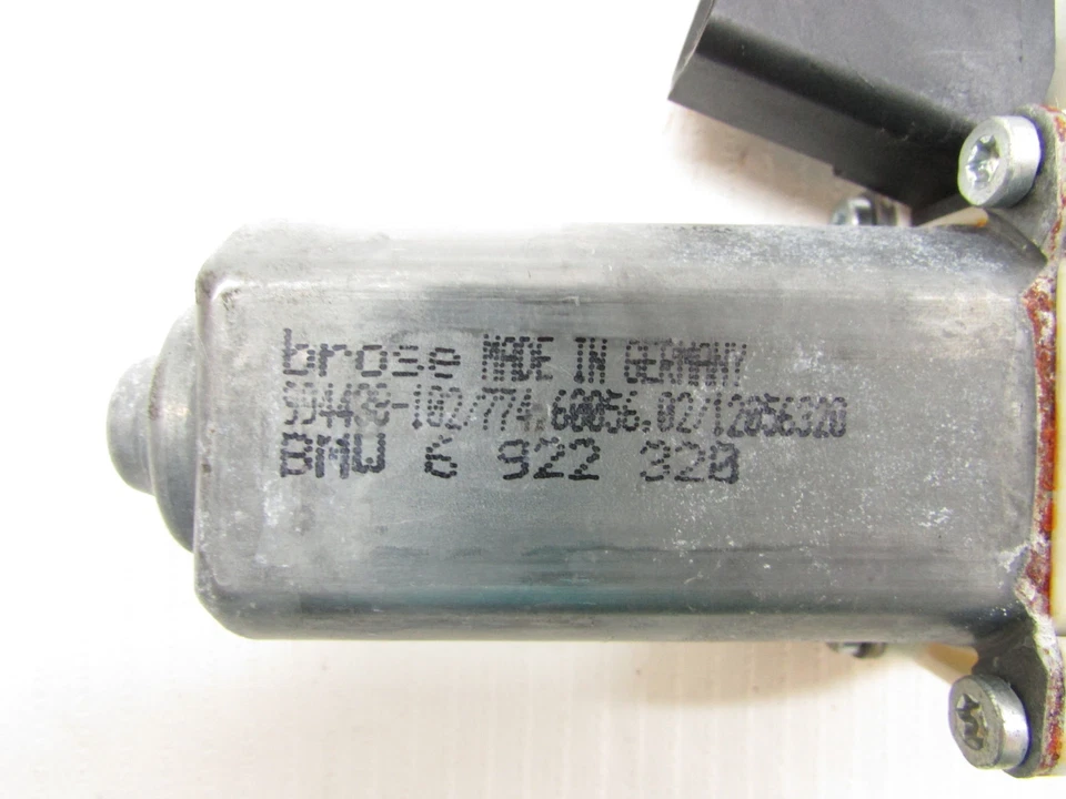 2007 BMW 525i WINDOW MOTOR REAR RIGHT 6 922 320 OEM 05 06 07 - Image 4 of 4