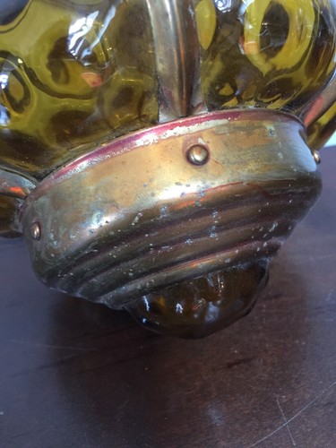 GOLD MOULDED BUBBLE GLASS WITH BRASS STRAPS SHADE APPROX 9" TALL X 5" WIDE - Picture 5 of 12
