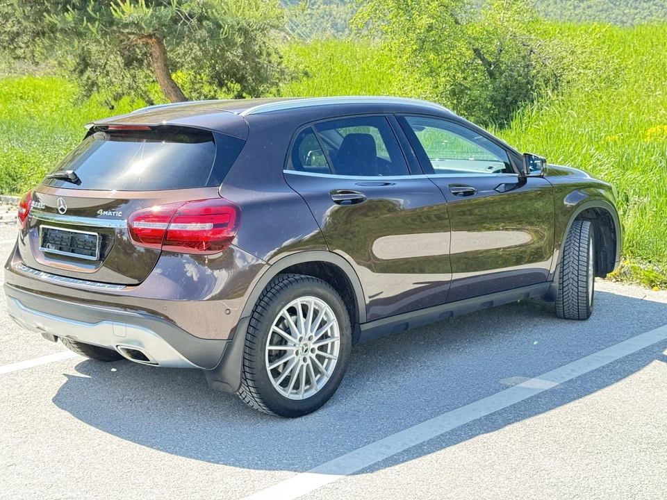 Der Winter kommt: Zu verkaufen Mercedes Benz GLA 250 / 4 MATIC - Bild 3 von 4