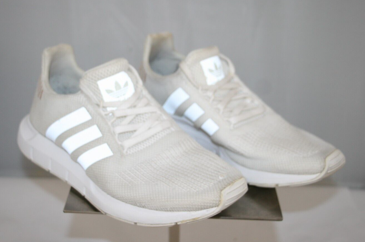 Adidas Women's Swift Run Casual Triple White Lace-Up Sneakers B37719  Size: