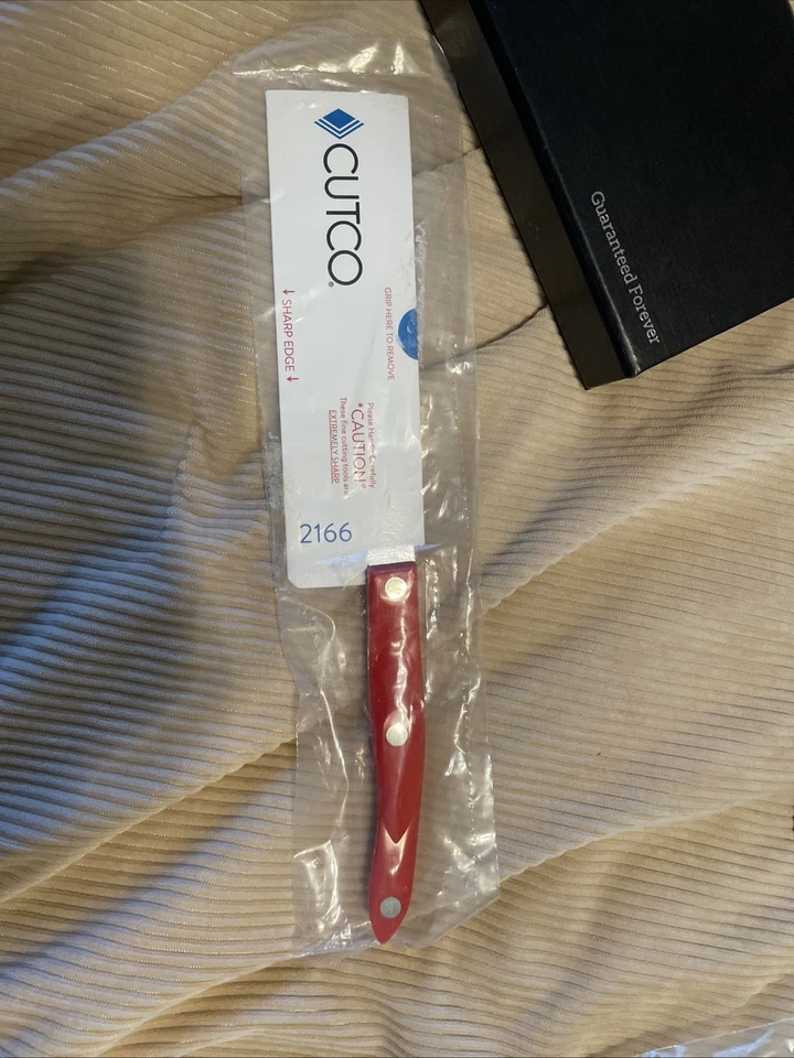 Cutco 2166 Petite Santoku Knife 5" Blade, Red Handle Brand New - Image 2 of 2