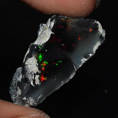 Glatter schwarzer Opal grob 14,75 kt natürlicher äthiopischer Welo Opal roh, ...
