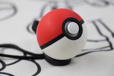 NINTENDO SWITCH POKEBALL PLUS ORIGINAL CONTROLLER POKEMON LET'S GO PIKACHU EEVEE
