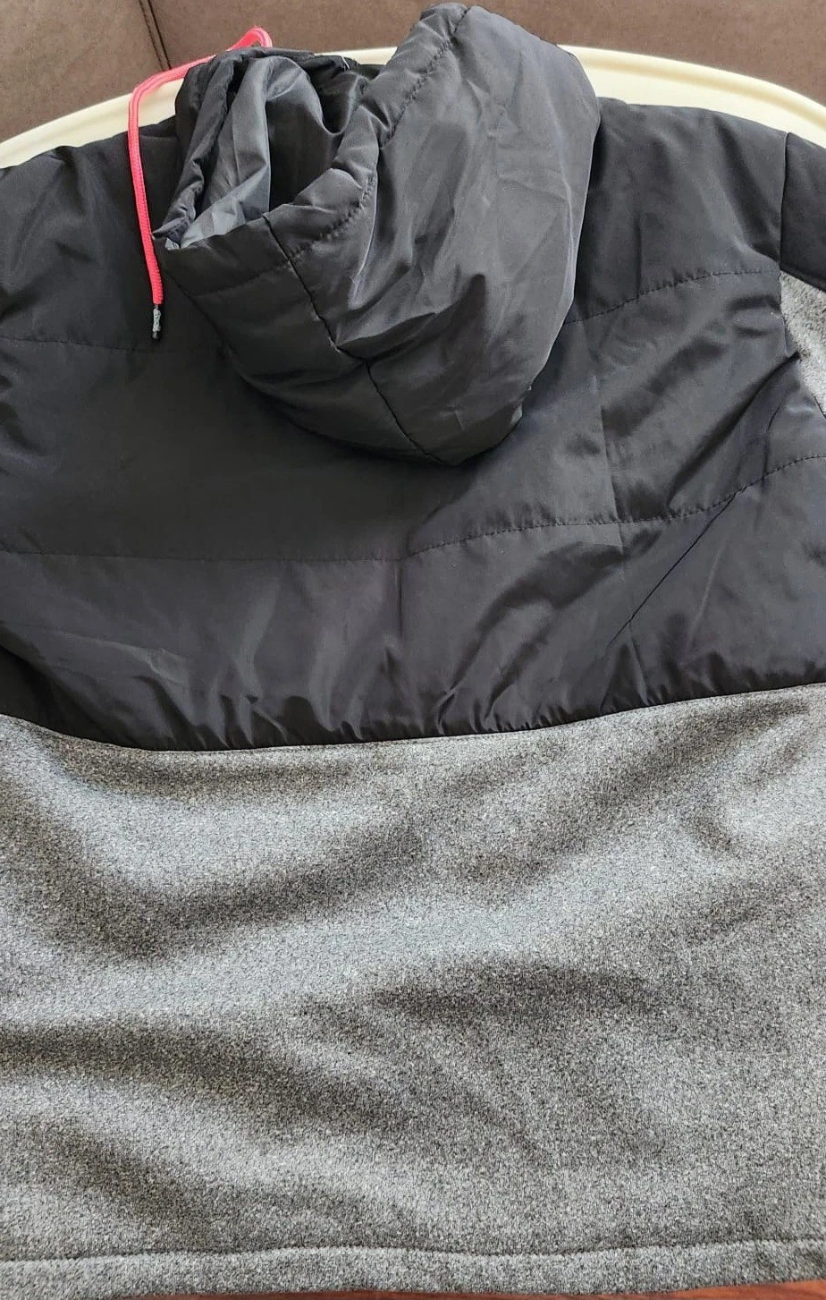 Le Tigre Collection Men's Hooded Jacket Size M Black Gray Full Zip Colorblock - product detail image 2