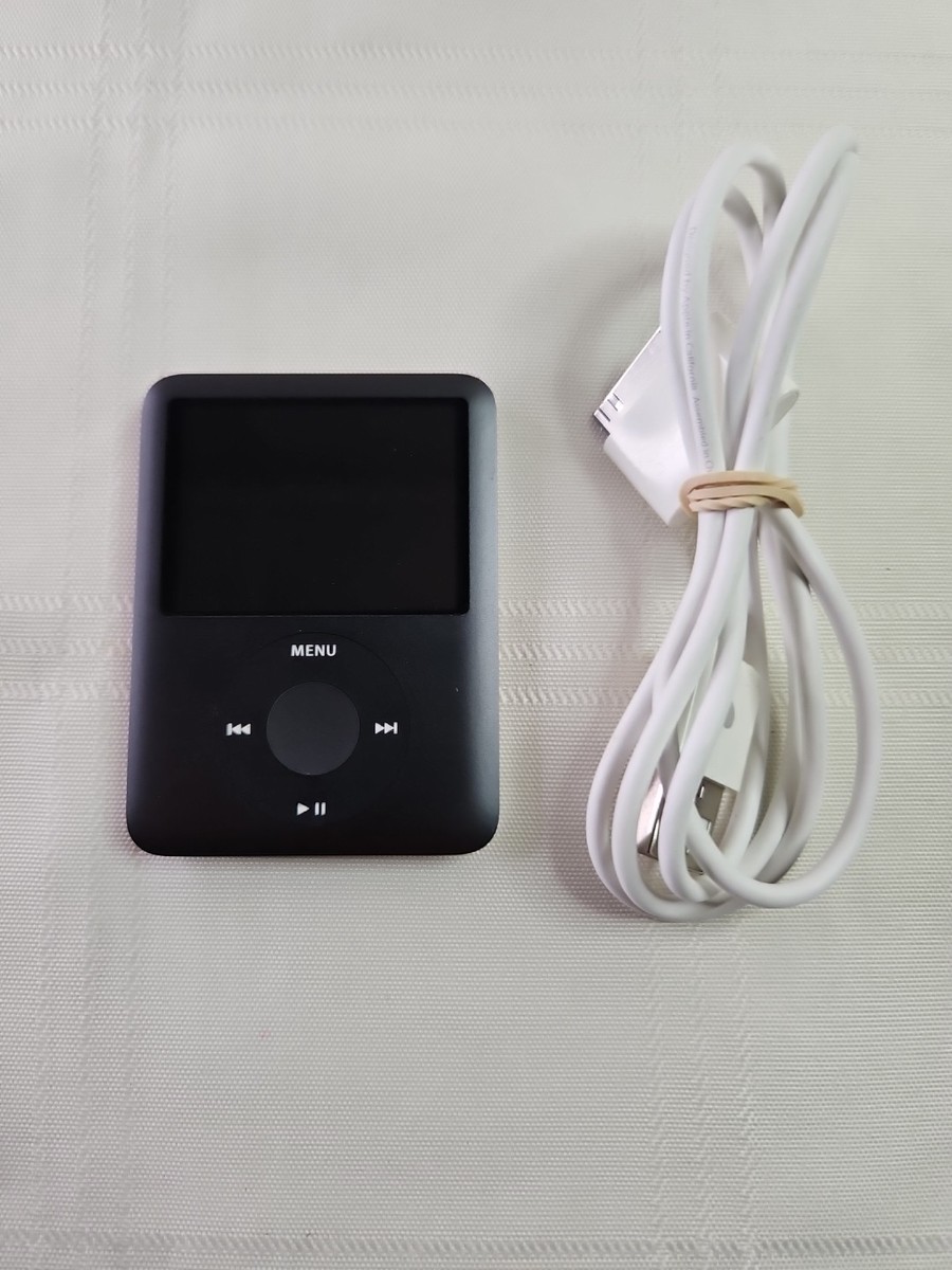 Apple iPod Nano 8 GB 3rd Generation Model A1236 Black - Good