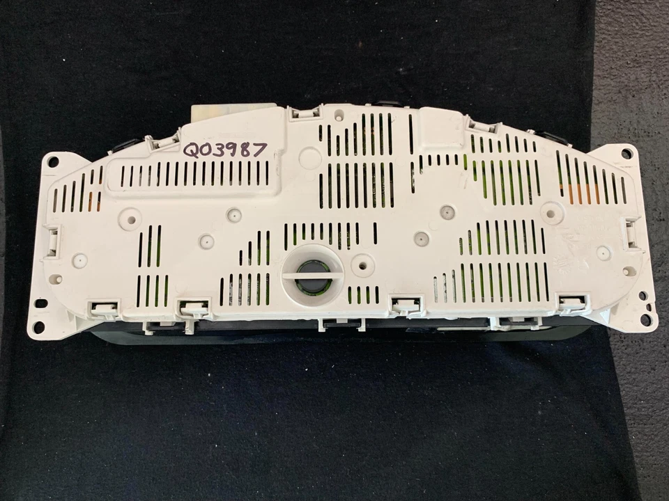 * Cuadro de instrumentos velocímetro Nissan Xterra & Frontier 2012 148.831 millas Foto 2 de 3