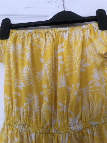 Girls New Look Yellow Pattern Playsuit 9 Years - Picture 2 of 2