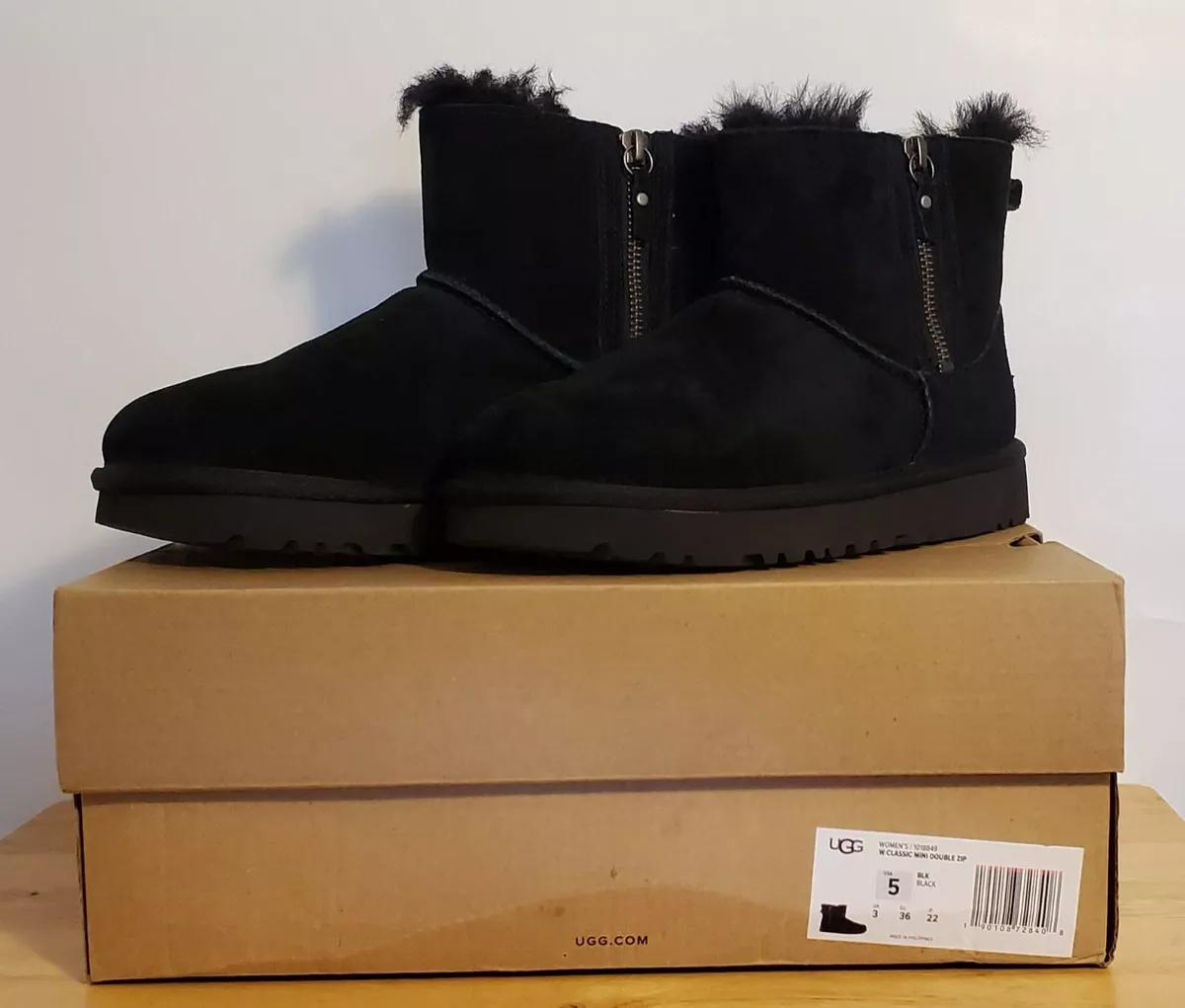 UGG BLACK CLASSIC MINI DOUBLE ZIP SUEDE SHEEPSKIN BOOTS US 5 EU