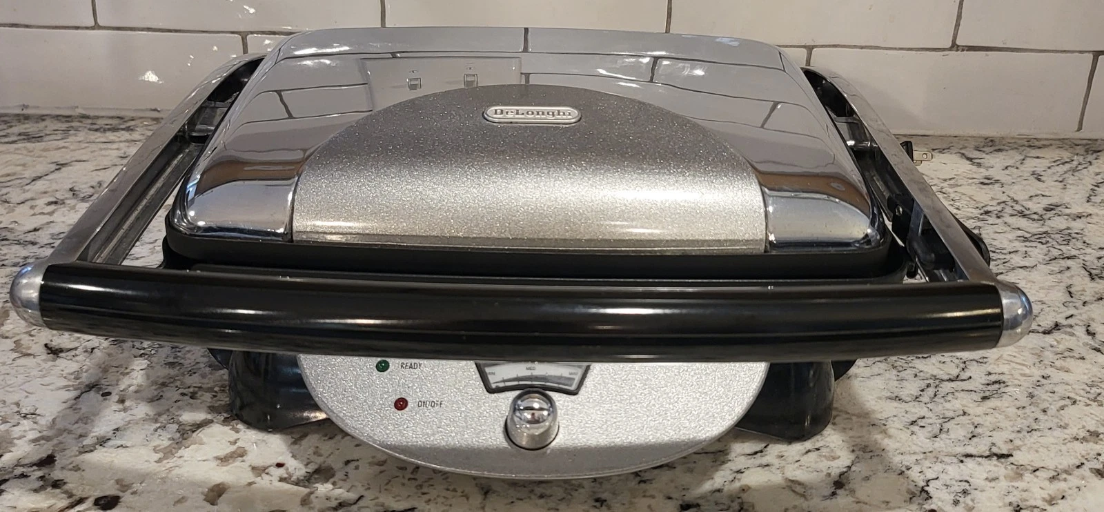 DeLonghi Panini / Sandwich Maker / Grill, Model CGH800-U