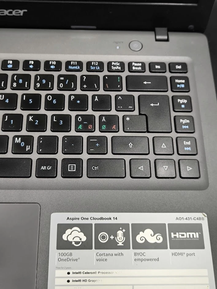 Acer Aspire AO1-431-C4BB Laptop - Working Cosmetic Wear - Image 3 of 4